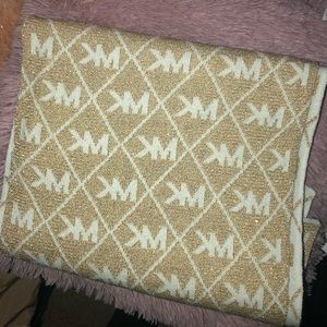 MICHAEL KORS SCARF